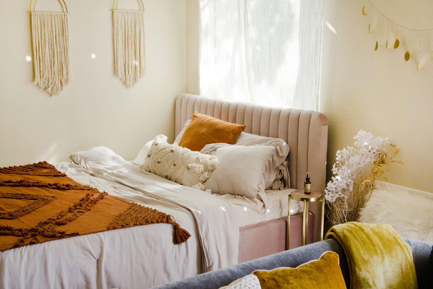 Vitruvi's New Glow Diffuser Is My Favorite Bedtime Accessory